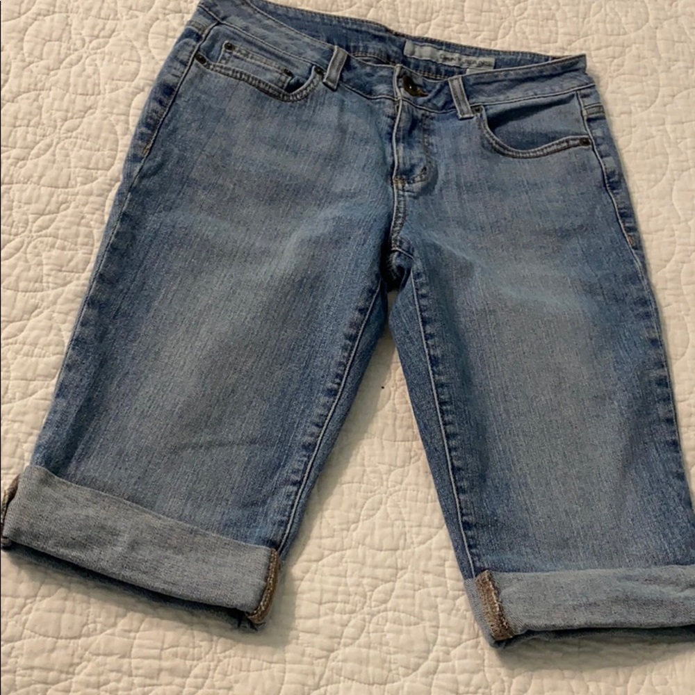 DKNY Size 6 Jean Capris